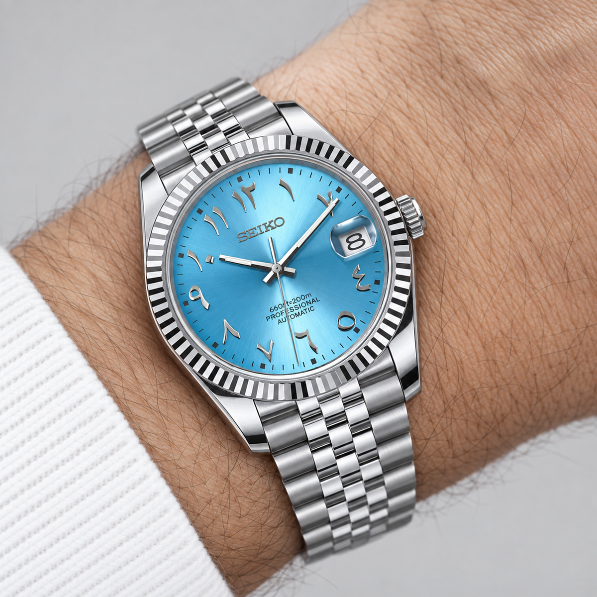Seikjust Ice Blue Arabic – wrist view