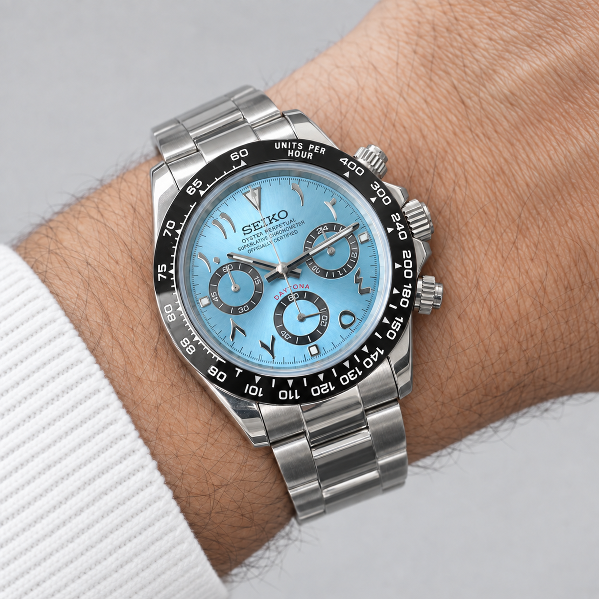Seitona Ice Blue – wrist view, black bezel